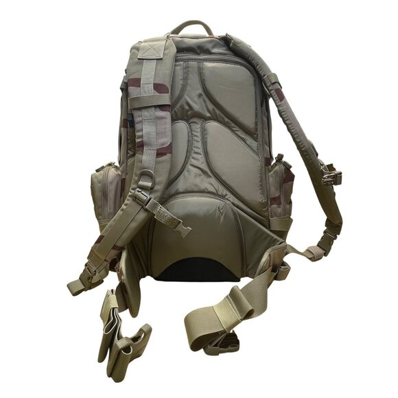 CamelBak Men’s Desert Camo Hydration Reservoir Tactical Maximum Gear Backpack - Picture 3 of 16